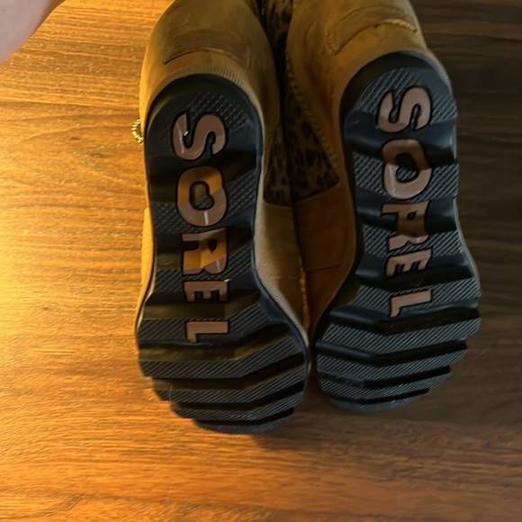 Rare Leopard Sorel Brown Lace Up Boots with Wedge Heel and Stylish Design - Picture 5 of 5